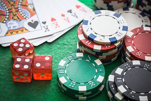 Live dealer tables on draw japan mobile app showing blackjack and roulette